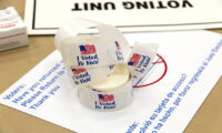 “I voted” stickers in English and Spanish, Virginia, USA, November 2014. (Organization for Security and  Co-operation in Europe (OSCE) photo.)